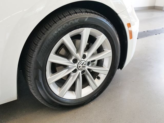 2019 Volkswagen Beetle 2.0T SE