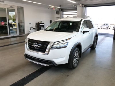 2025 Nissan Pathfinder SL