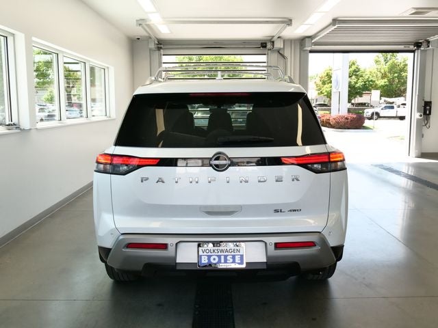 2025 Nissan Pathfinder SL