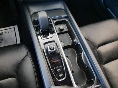 2024 Volvo S60 B5 Core Dark Theme
