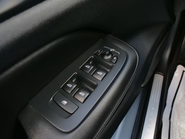 2024 Volvo S60 B5 Core Dark Theme