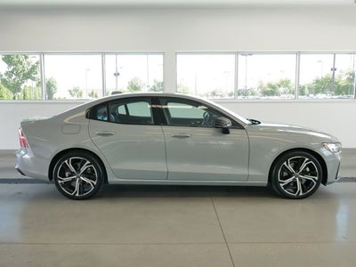 2024 Volvo S60 B5 Core Dark Theme