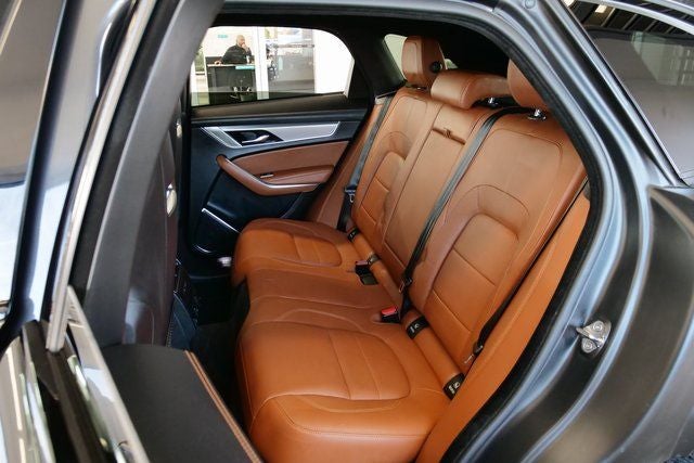 2024 Jaguar F-PACE P400 R-Dynamic S