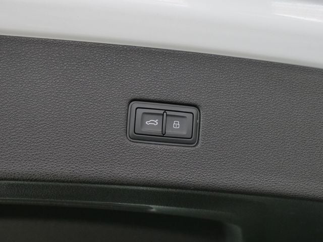 2022 Audi Q8 55 Premium quattro