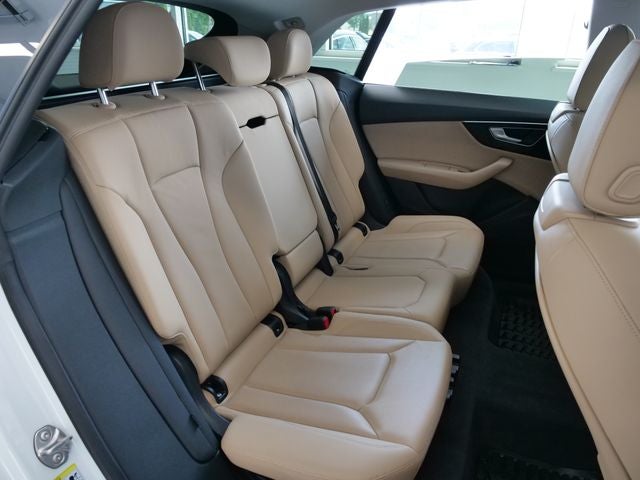 2022 Audi Q8 55 Premium quattro