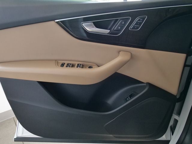 2022 Audi Q8 55 Premium quattro