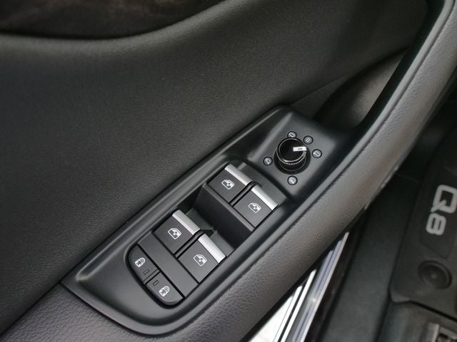 2022 Audi Q8 55 Premium Plus quattro