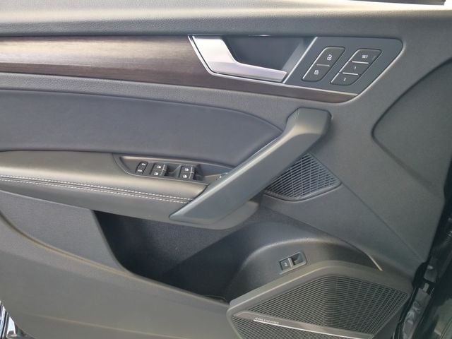 2024 Audi Q5 45 S line Premium quattro