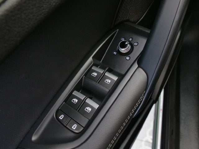 2025 Audi Q5 45 S line Prestige quattro
