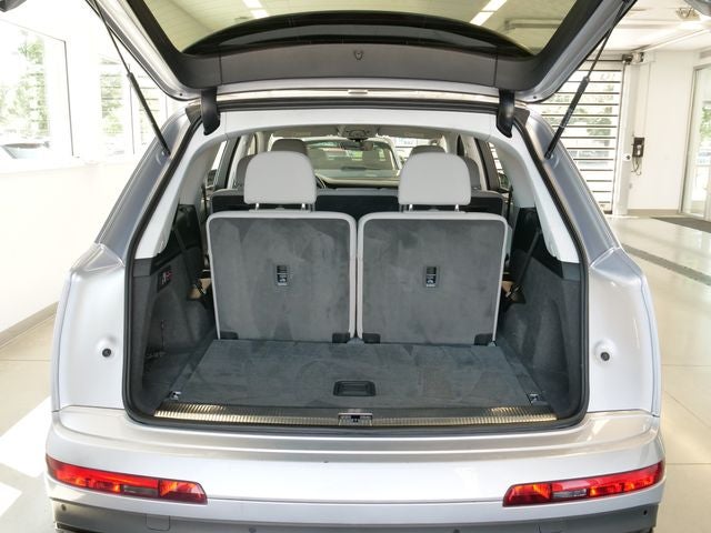 2022 Audi Q7 55 Prestige quattro