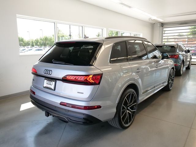2022 Audi Q7 55 Prestige quattro