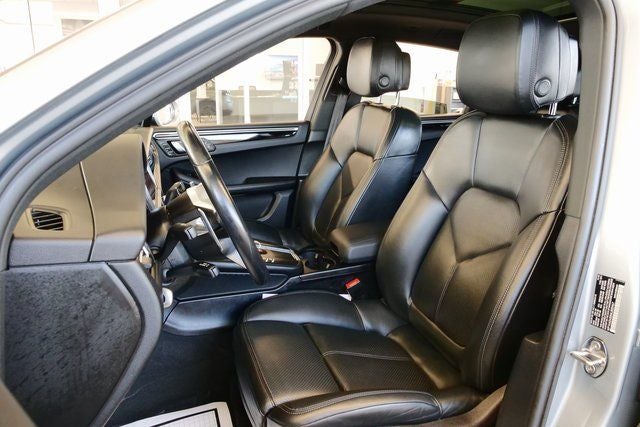 2021 Porsche Macan Base