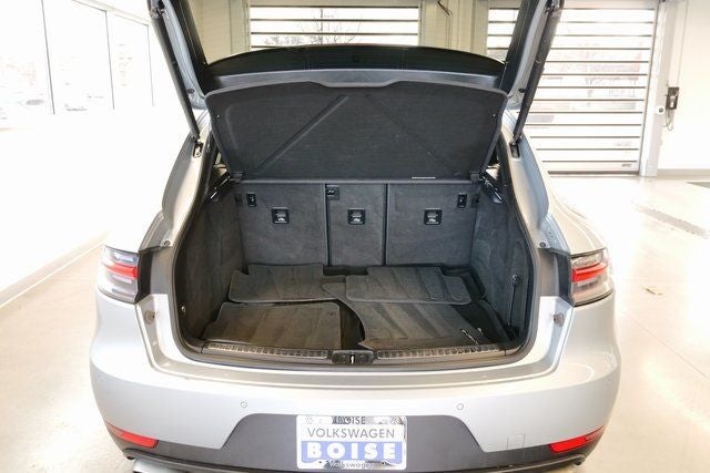 2021 Porsche Macan Base