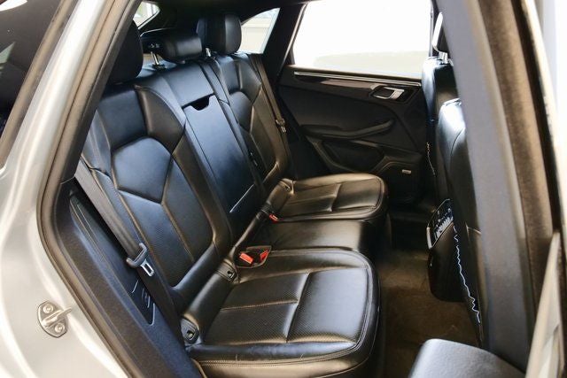 2021 Porsche Macan Base