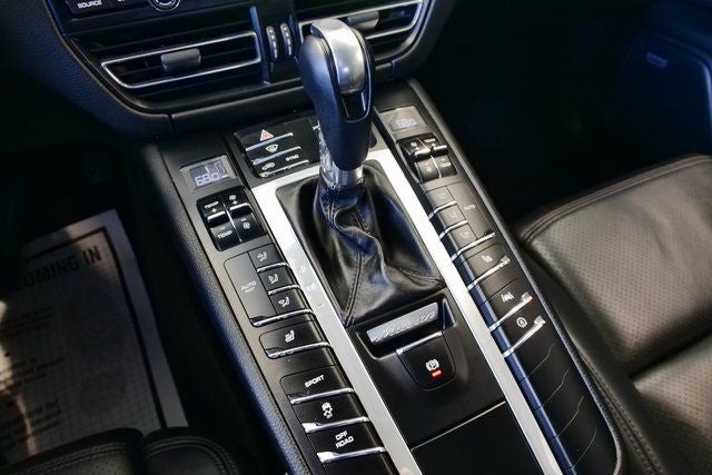 2021 Porsche Macan Base