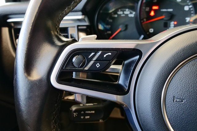 2021 Porsche Macan Base