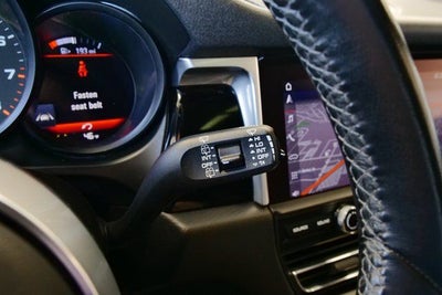 2021 Porsche Macan Base