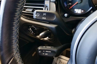 2021 Porsche Macan Base