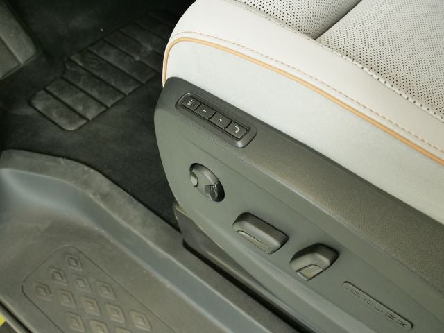 2025 Volkswagen ID. Buzz Pro S Plus