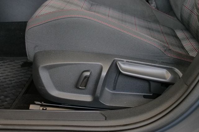 2024 Volkswagen Golf GTI SE