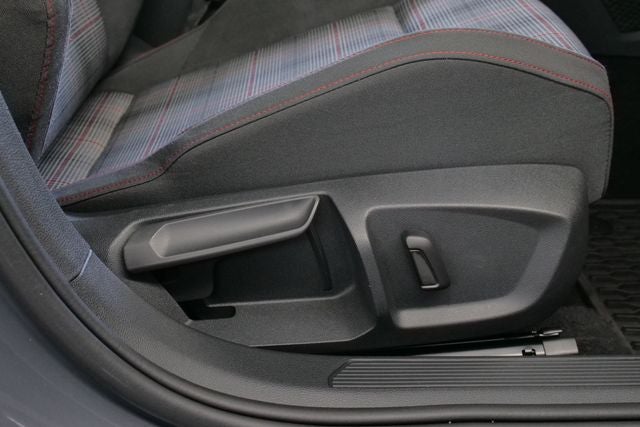 2024 Volkswagen Golf GTI SE