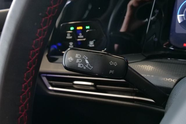 2024 Volkswagen Golf GTI SE